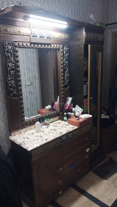 bed set in good condition