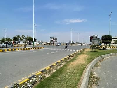 Dha phase 7 Q Block plot no 422 Corner 70 feet road