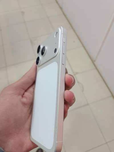 i phone XR  converted 17pro