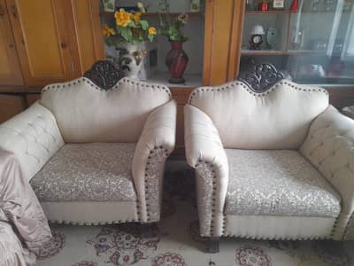 7 seater sofa ha  bilkul saaf ha like a brand new