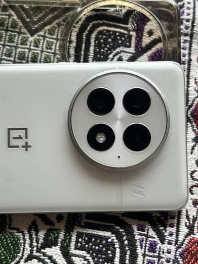 OnePlus 13 Non Active 120Fps PUBG 120x Zoom 4k Display 8k Camera