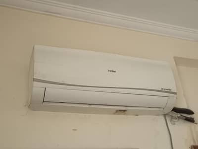 haier Ac DC inverter heat and cooler