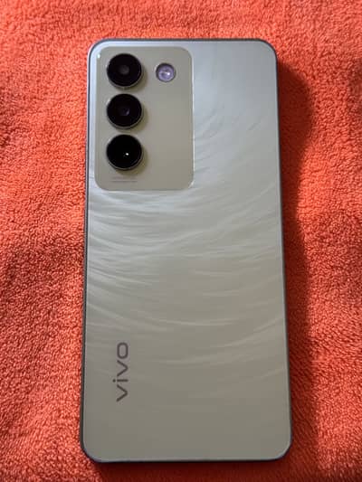 Vivo y100
