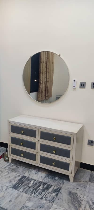 Urgent Sale! Modern Bedroom Set – 3 months Used only – Best Price 90K