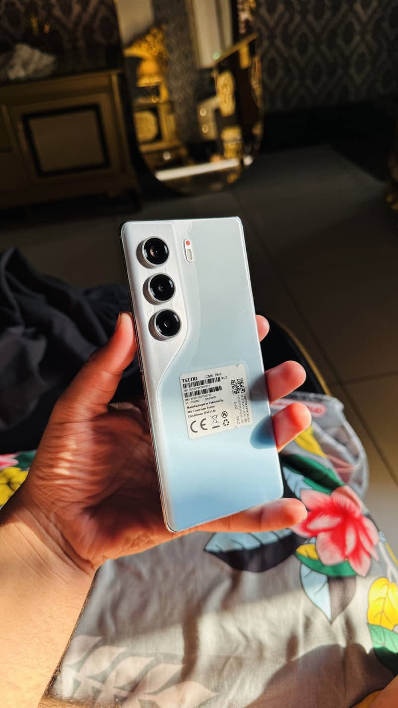 Tecno Camon 40pro 1