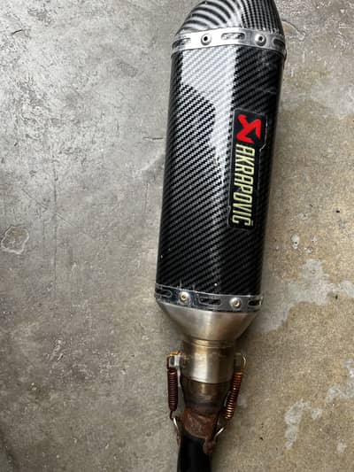 Akrapovic exhaust with YBR pipe