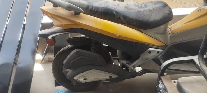 electric scooty Japanese model full large