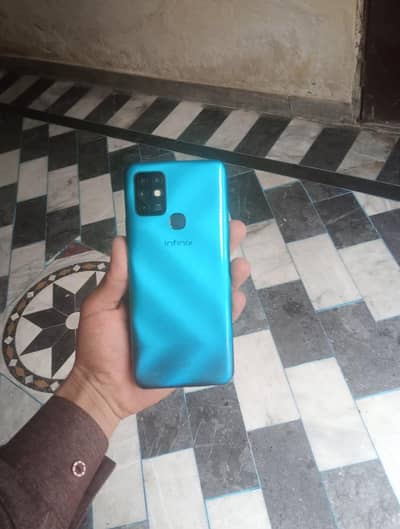 infinix Hot 10  (4.64)