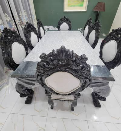 8 seater Dinning table