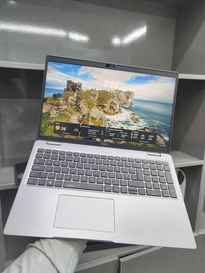 Dell latitude 5540 i5-13th Gen 8/256gb laptop for sale