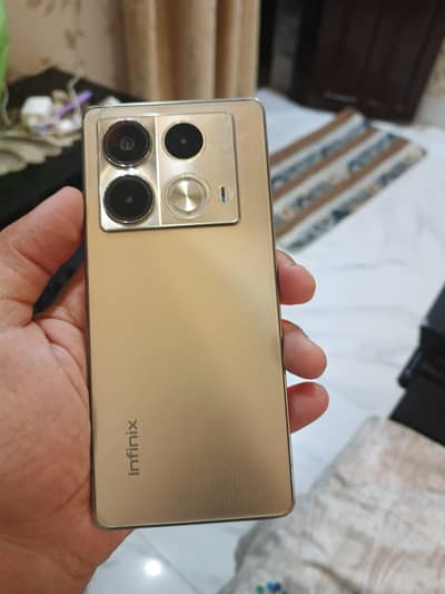 bilkul new phone box pack jesa price fainal hy