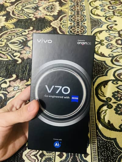 Vivo V70