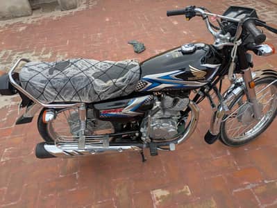 Honda CG 125 for urgent sale 03177421734