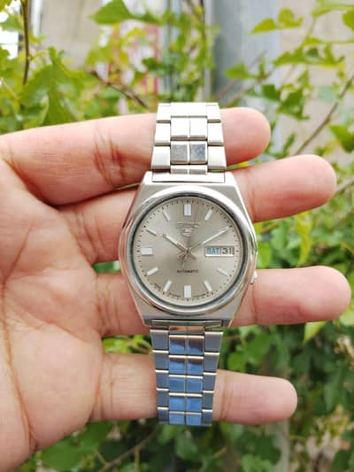 Seiko 5 watch movement 7009