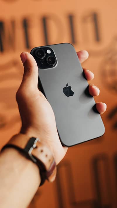 iPhone 15 like brand new only 10 cycles