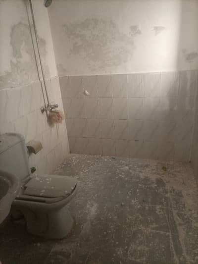 F-10/3 HOUSE SIZE 2040 DOUBLE STORY ONE UNIT FOR FAMILY RENT