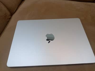 MacBook Air 2025 13.6inch display, WITH WARRANTY