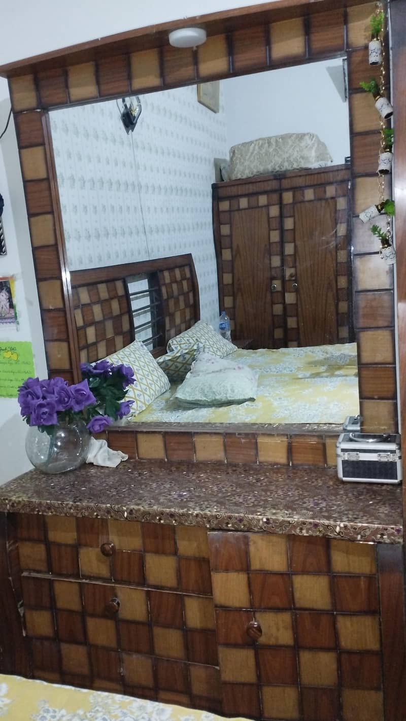 dressing table showcase 0