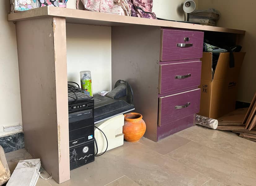 Study table purple 3