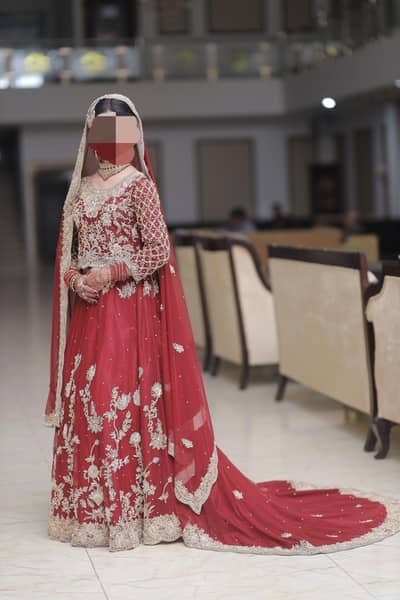1 time used | bridal lehnga with tail