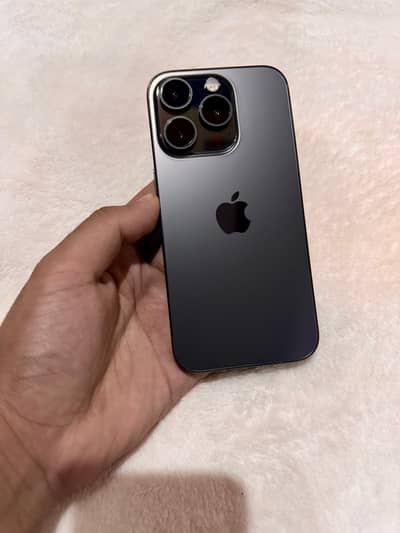 15 PRO 512GB FACUNLlOCK 4 MONTHS SIM TIME