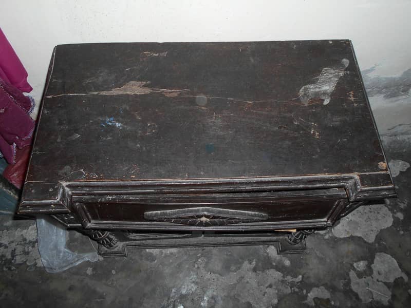 2 Chinioti Solid Wood Side Tables 2