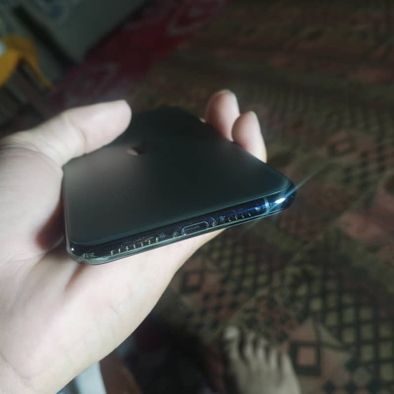 IPHONE 11 PRO MAX 2