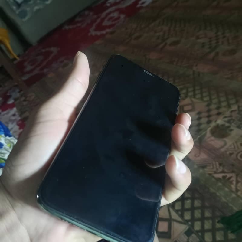 IPHONE 11 PRO MAX 4