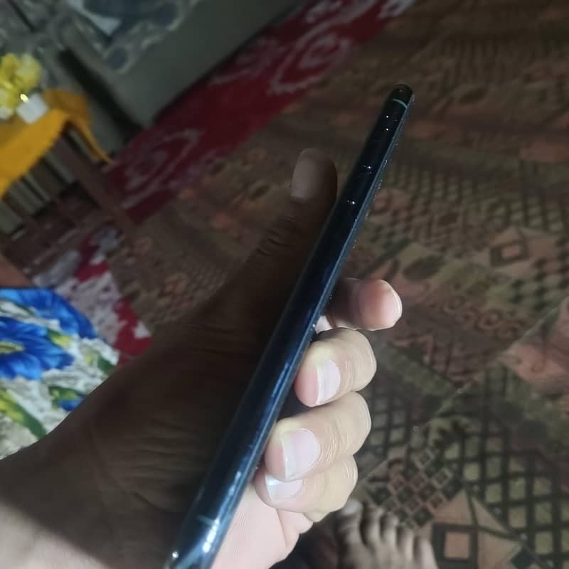 IPHONE 11 PRO MAX 6