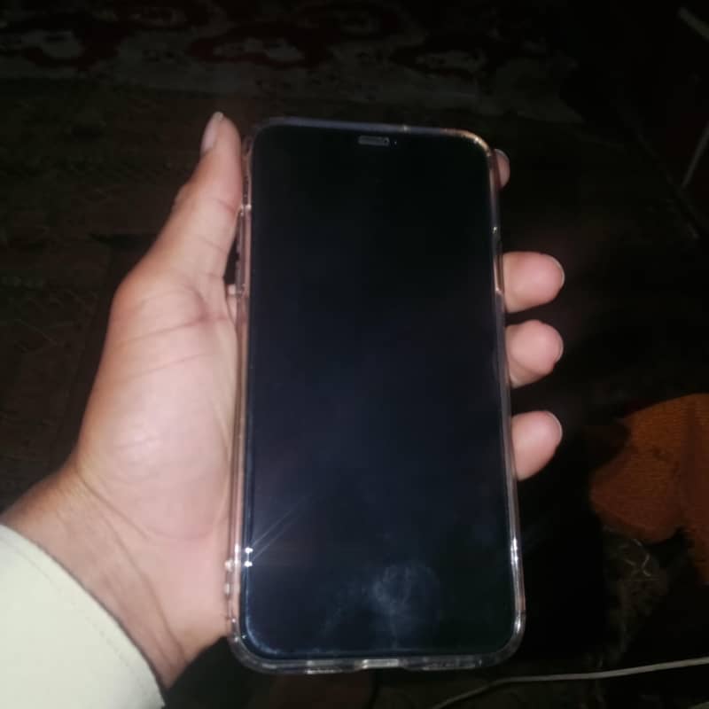 IPHONE 11 PRO MAX 8
