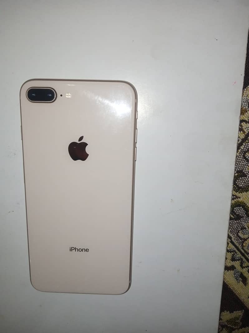 Apple iPhone 8 Plus 0