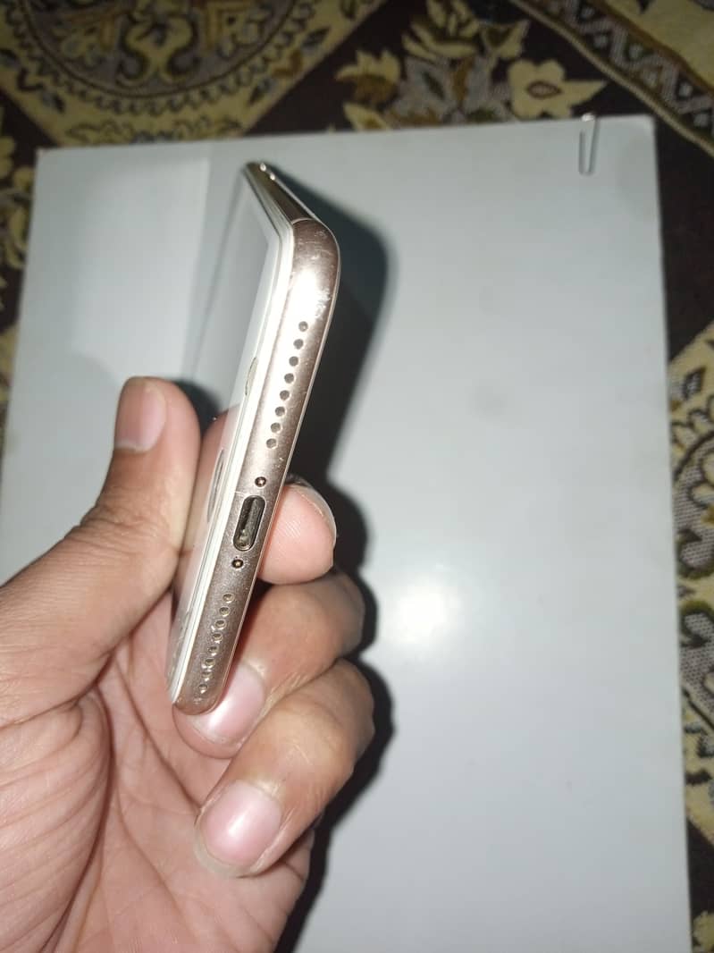 Apple iPhone 8 Plus 2