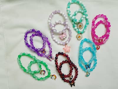 single brecelet with charm