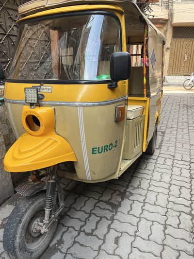 Tez Raftar (Rickshaw)