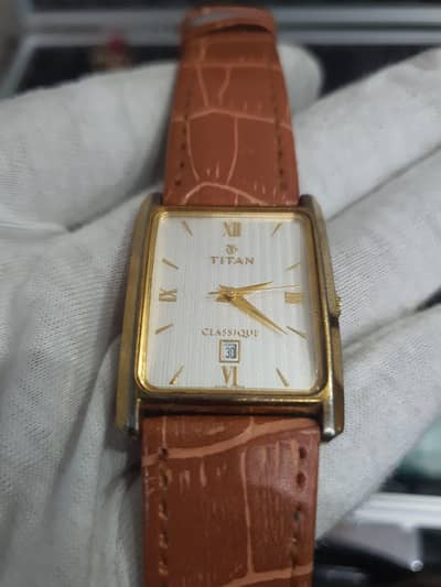 Vintage Style Titan Classique Watch - Date Function