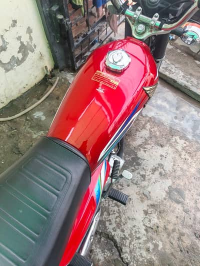 Honda 125 contact no  03234290019