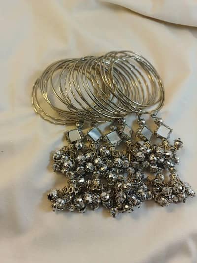 2pcs Silver hanging Nagina Bangles
