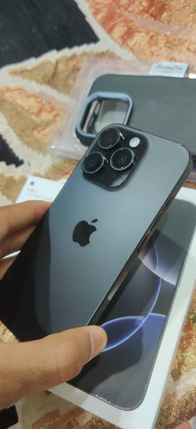 Iphone 16 pro Black Titanium - 128GB - LL/A