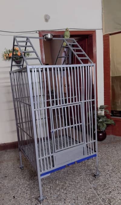 Large Metal Cage for Birds with tyres, playtop and 4 food bowl