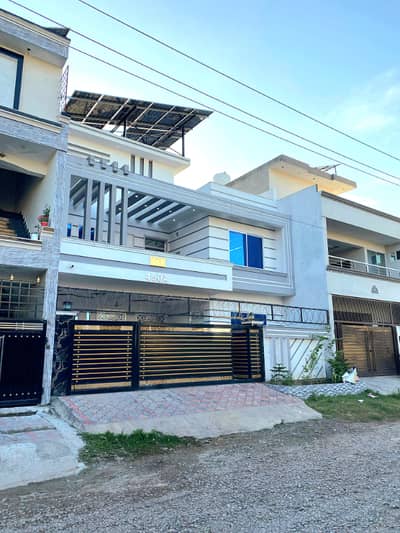 10 Marla Brand New House for Rent