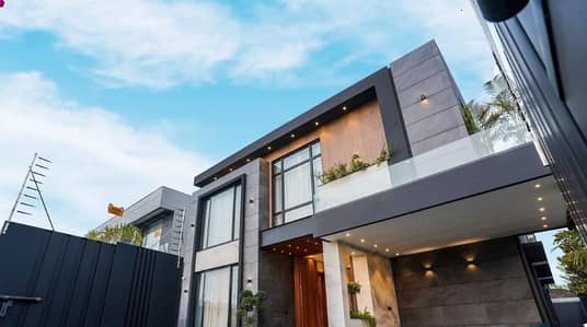 PHASE 6 1-KANAL BRAND NEW FULLY MAINTAINED BUNGALOW IS AVAILABLE FOR SALE.