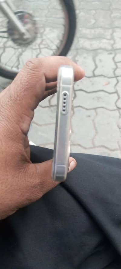 box Sath or charger bhi hai 10 by 10