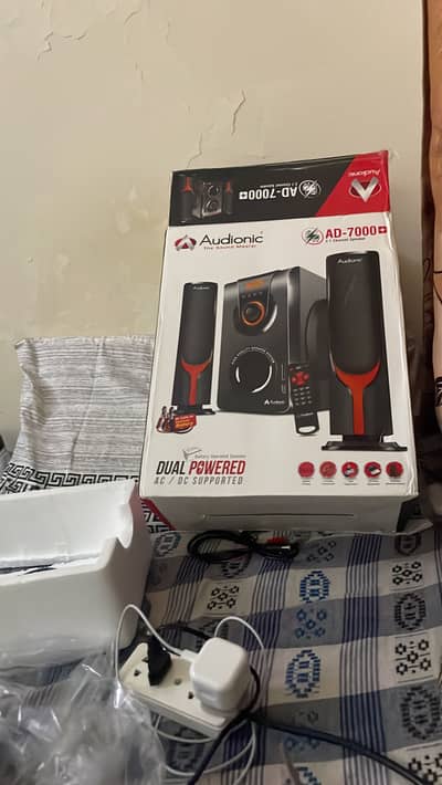 AD-7000 Ac/Dc Speakers