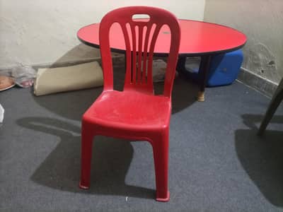 Round Table with 6 chairs (Red)