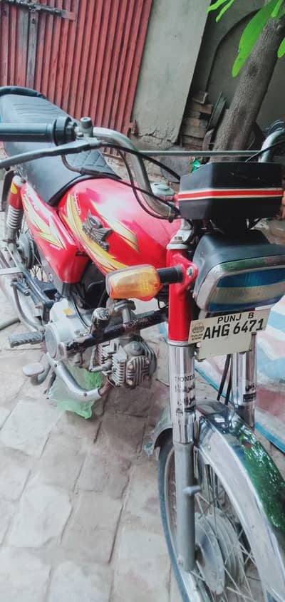 very good condition motorcycle 70 road Prince