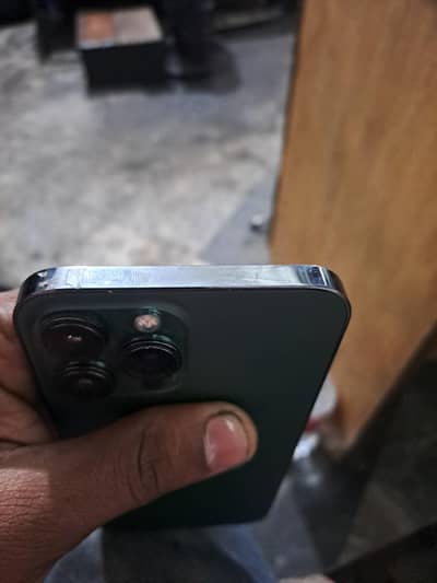 Green  colour  10\8 condition  all things in working condition 256 g