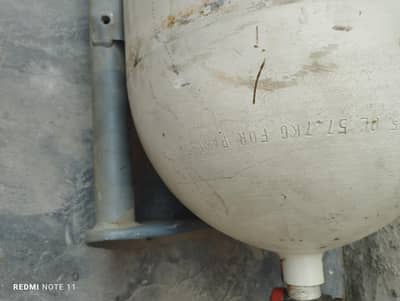 CNG kit plus celyender  urgent sell 03110420186