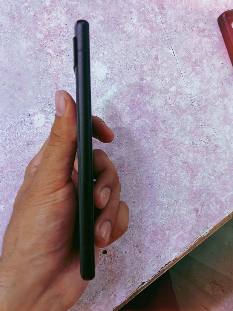 Google pixel 6A 3