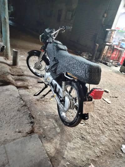 papar bilkul Pura hn har chez ok hn 10.10