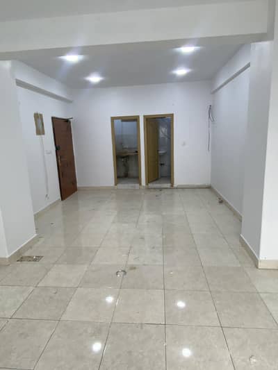 Shahra-E-Faisal 500 Square Feet Office Up For Sale With Parking